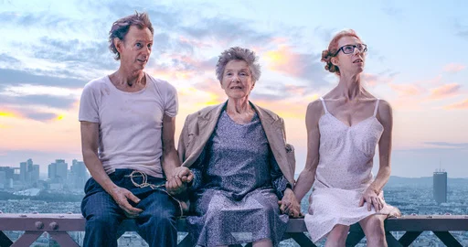 Kino: Paljain jaloin Pariisissa