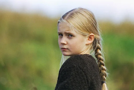  Näkymätön Elina
