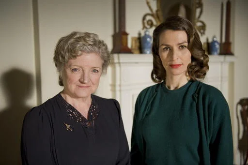 Agatha Christie: Salaperäiset rukiinjyvät