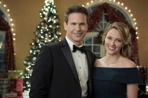 Christmas Wishes, Mistletoe Kisses