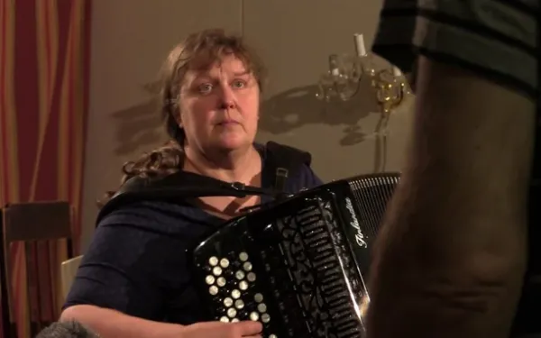 Sysien syleily - Ihmisen jälki