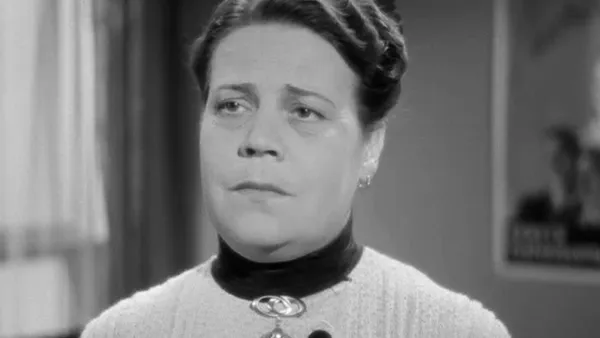 August järjestää kaiken