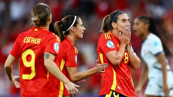Jalkapallon EURO 2025: kooste puolivälieräottelu Espanja - Sveitsi