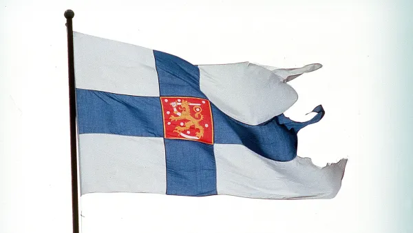 Puolustusvoimain lippujuhlan päivän ohimarssi