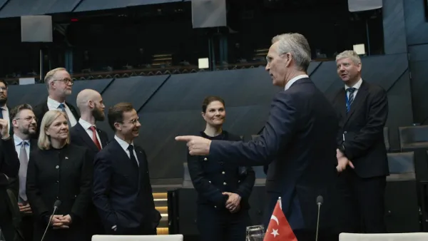 Ulkolinja: Sodan edessä